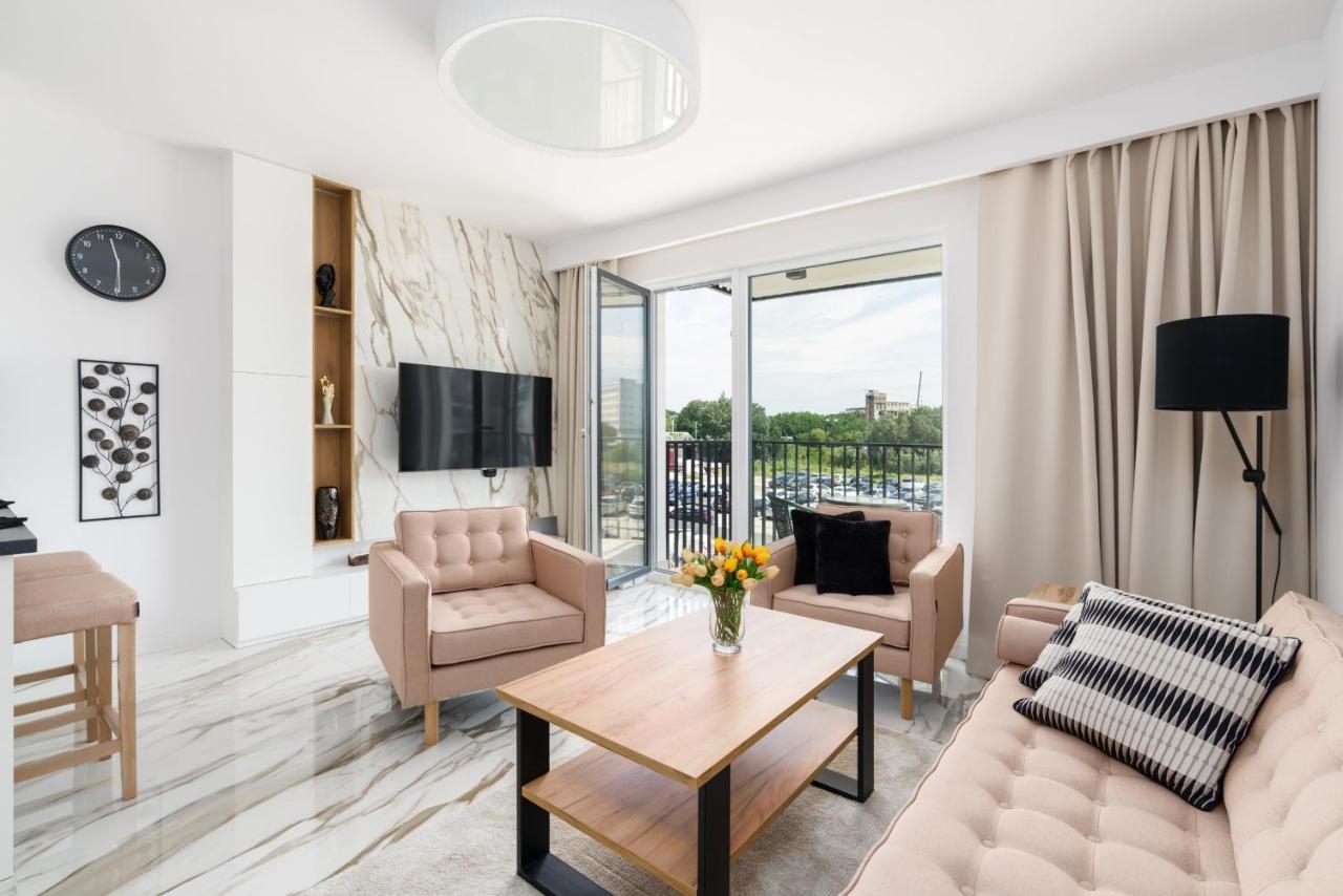 Esencja Apartments With Free Parking Garbary 104 By Noclegi Renters 포즈난 외부 사진