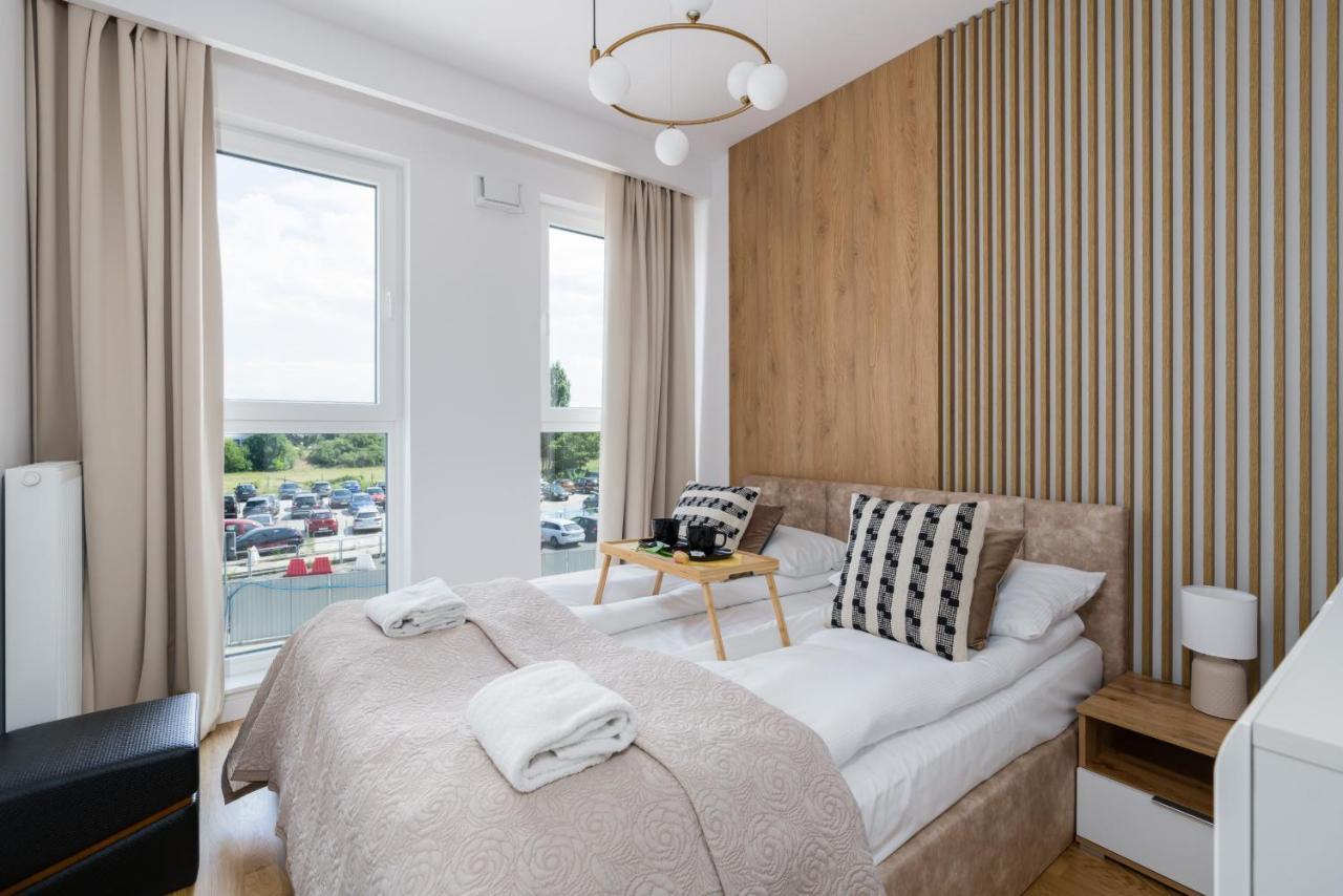 Esencja Apartments With Free Parking Garbary 104 By Noclegi Renters 포즈난 외부 사진