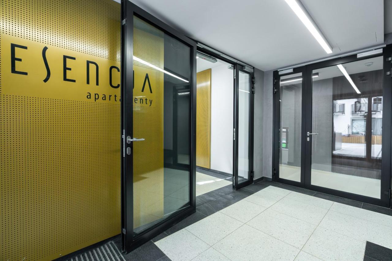 Esencja Apartments With Free Parking Garbary 104 By Noclegi Renters 포즈난 외부 사진