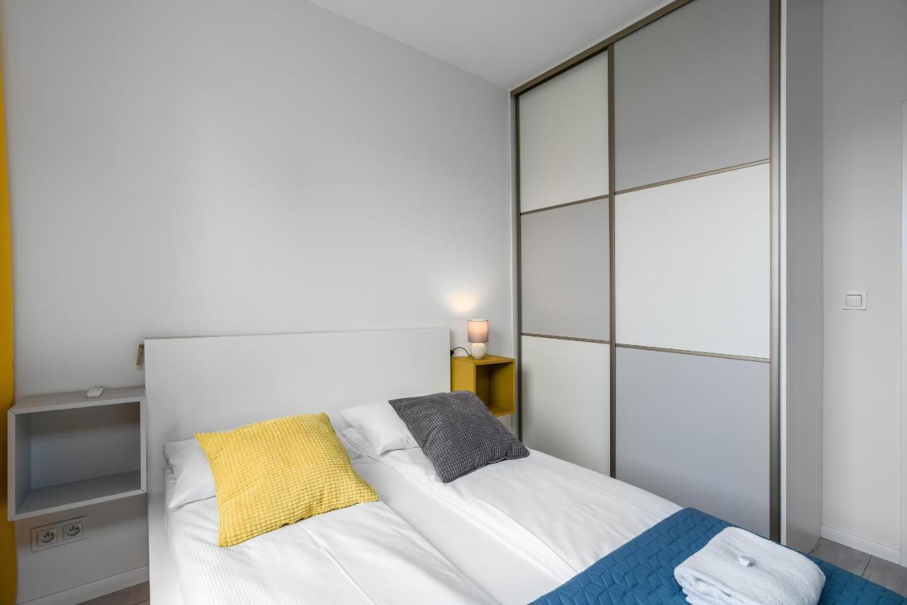 Esencja Apartments With Free Parking Garbary 104 By Noclegi Renters 포즈난 외부 사진