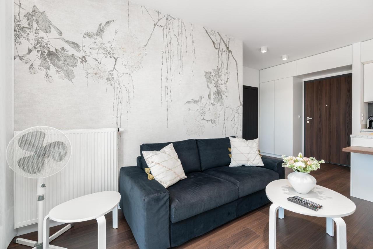 Esencja Apartments With Free Parking Garbary 104 By Noclegi Renters 포즈난 외부 사진