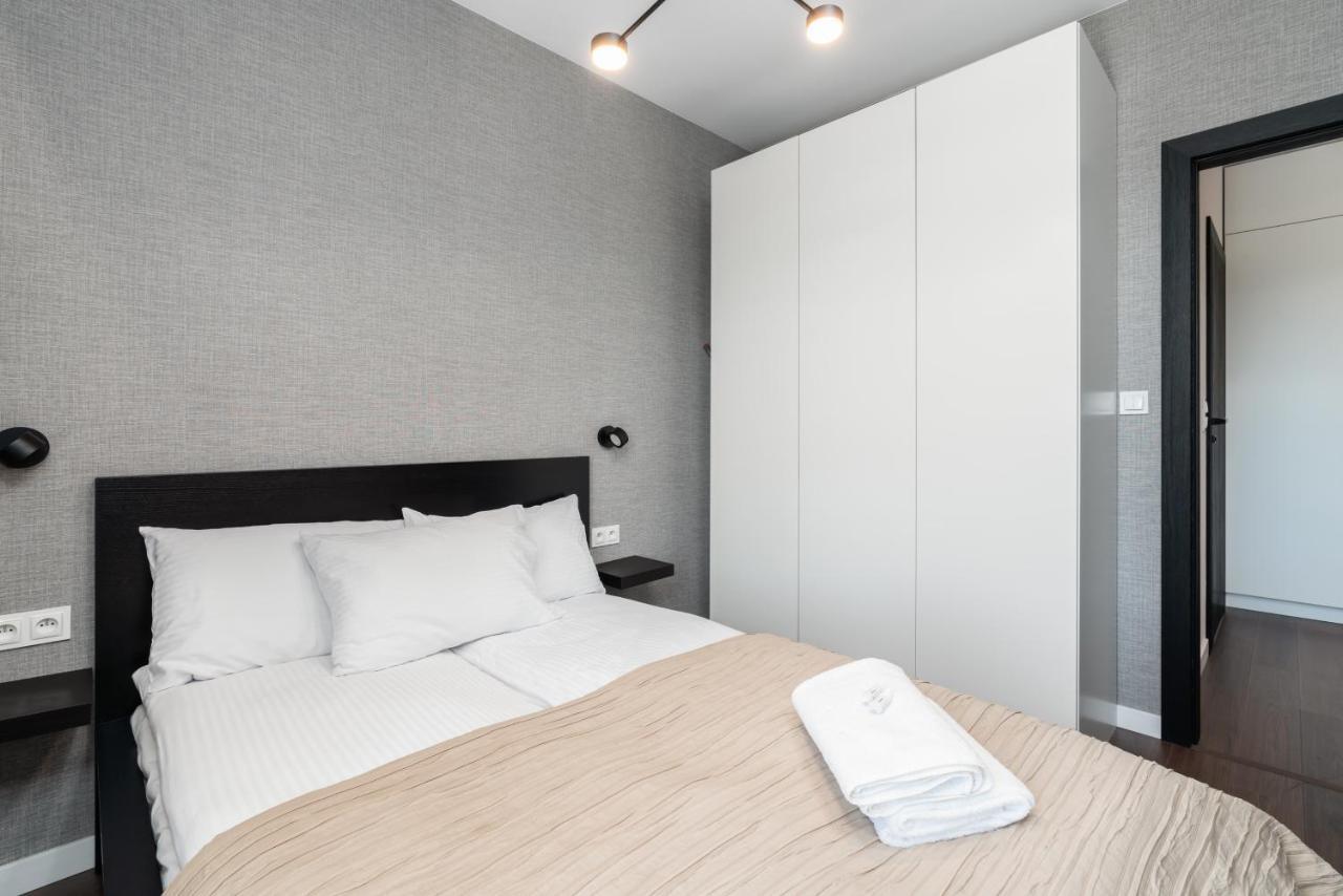 Esencja Apartments With Free Parking Garbary 104 By Noclegi Renters 포즈난 외부 사진