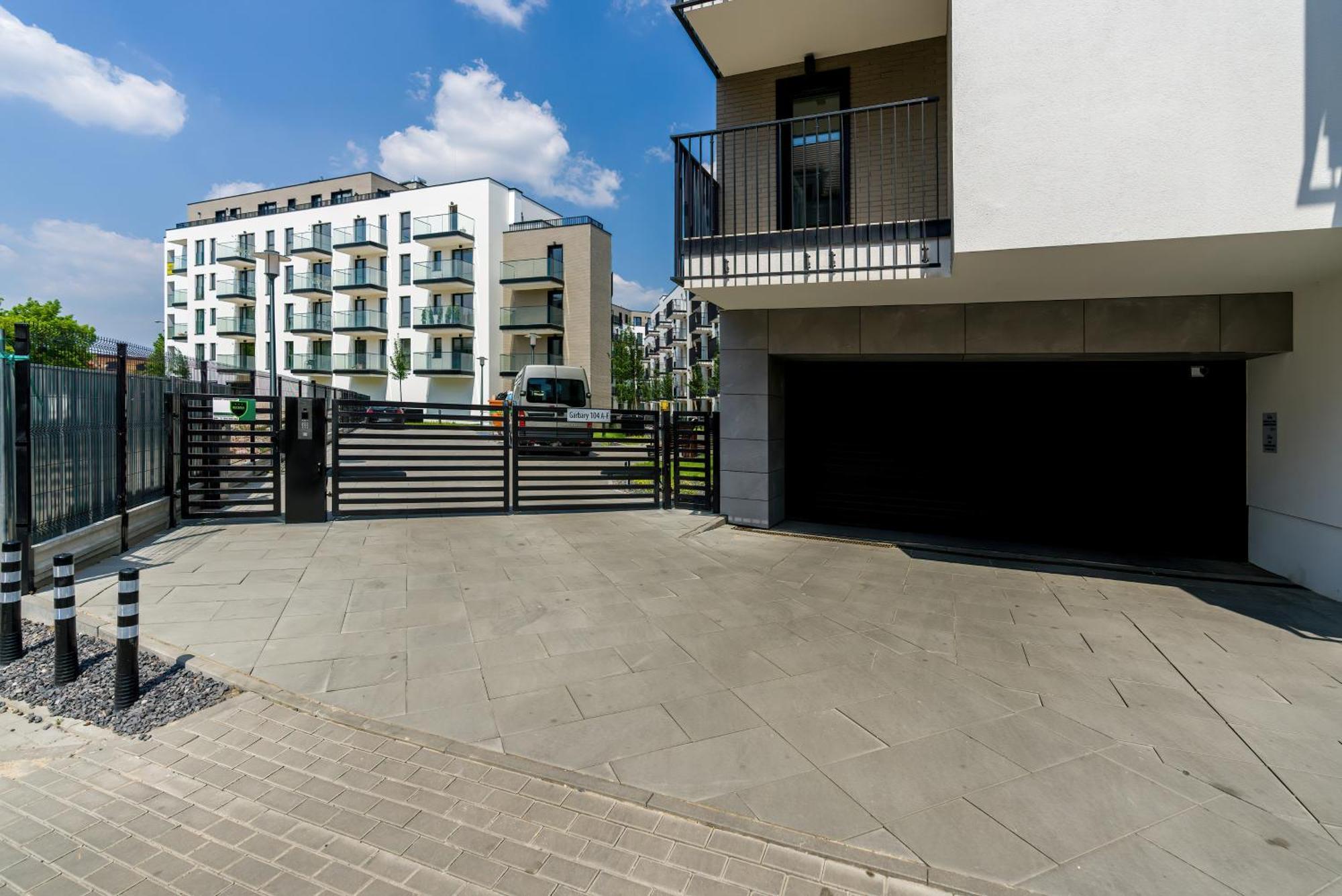 Esencja Apartments With Free Parking Garbary 104 By Noclegi Renters 포즈난 외부 사진