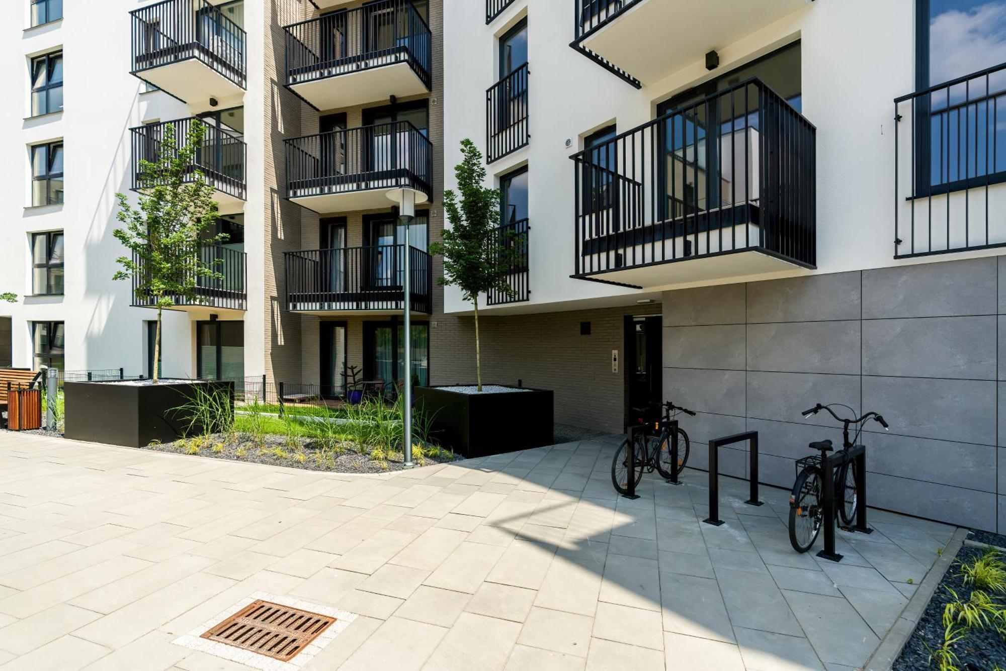 Esencja Apartments With Free Parking Garbary 104 By Noclegi Renters 포즈난 외부 사진