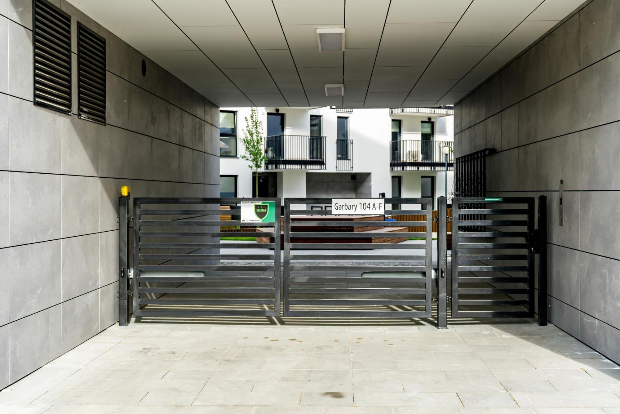 Esencja Apartments With Free Parking Garbary 104 By Noclegi Renters 포즈난 외부 사진