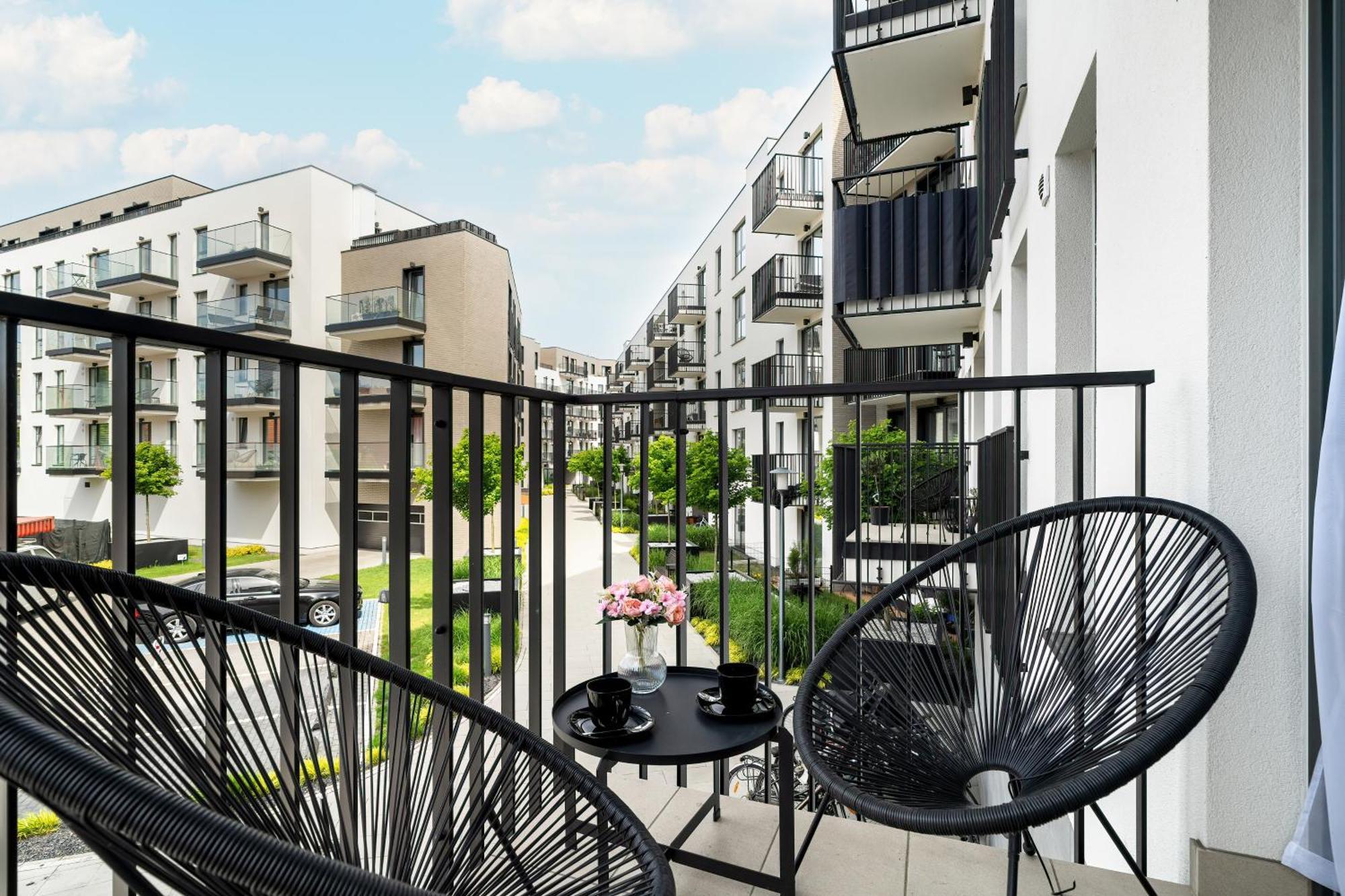 Esencja Apartments With Free Parking Garbary 104 By Noclegi Renters 포즈난 외부 사진