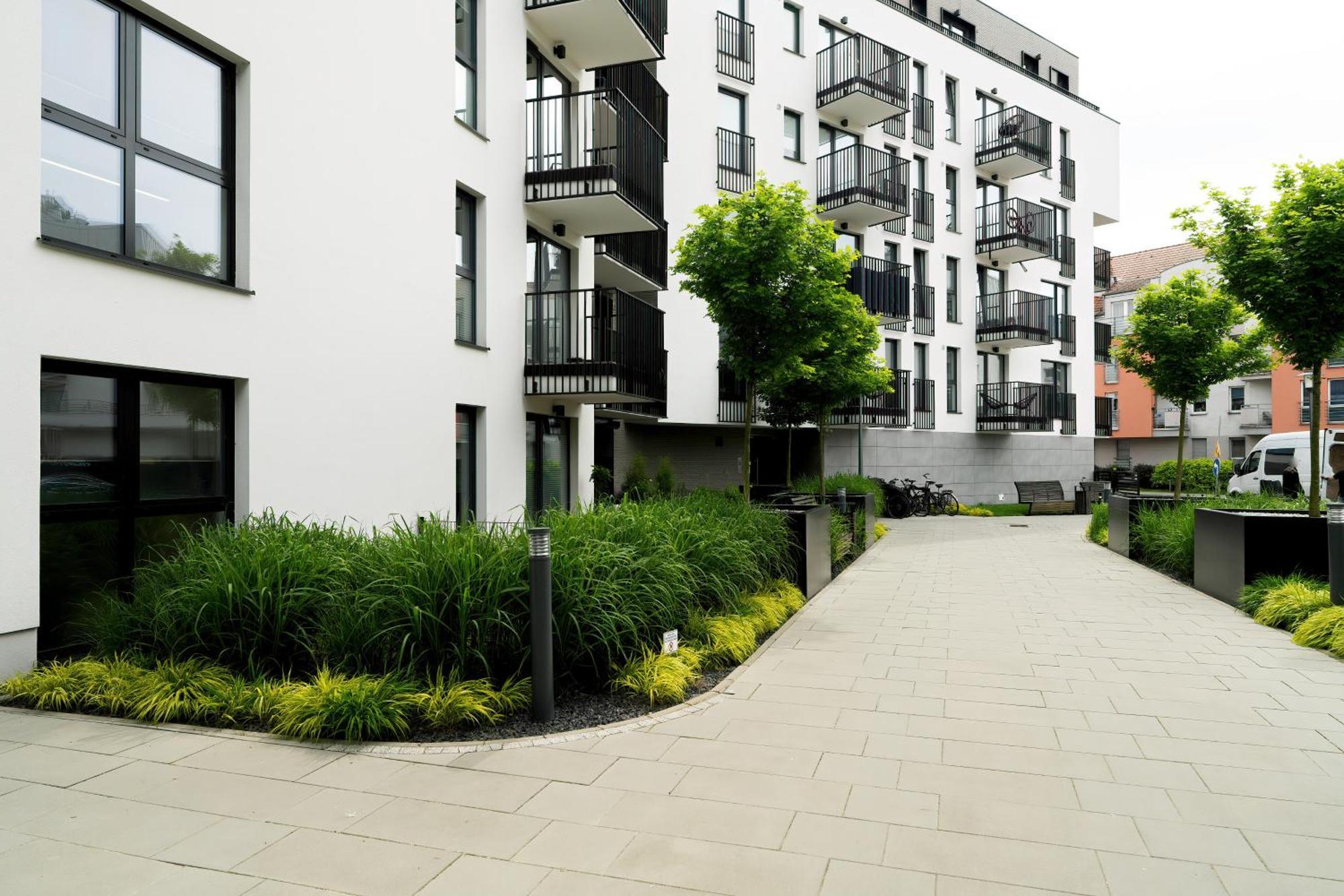 Esencja Apartments With Free Parking Garbary 104 By Noclegi Renters 포즈난 외부 사진